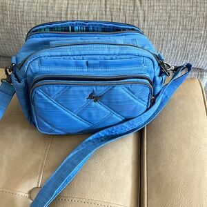 Lug crossbody in blue